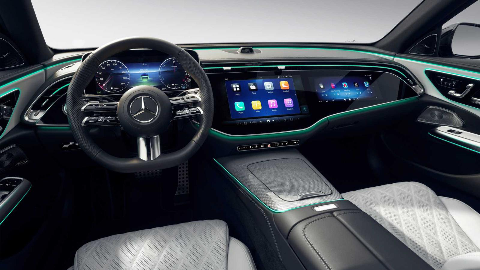 Η Mercedes αποκάλυψε το τέρμα hi-tech εσωτερικό της νέας E-Class